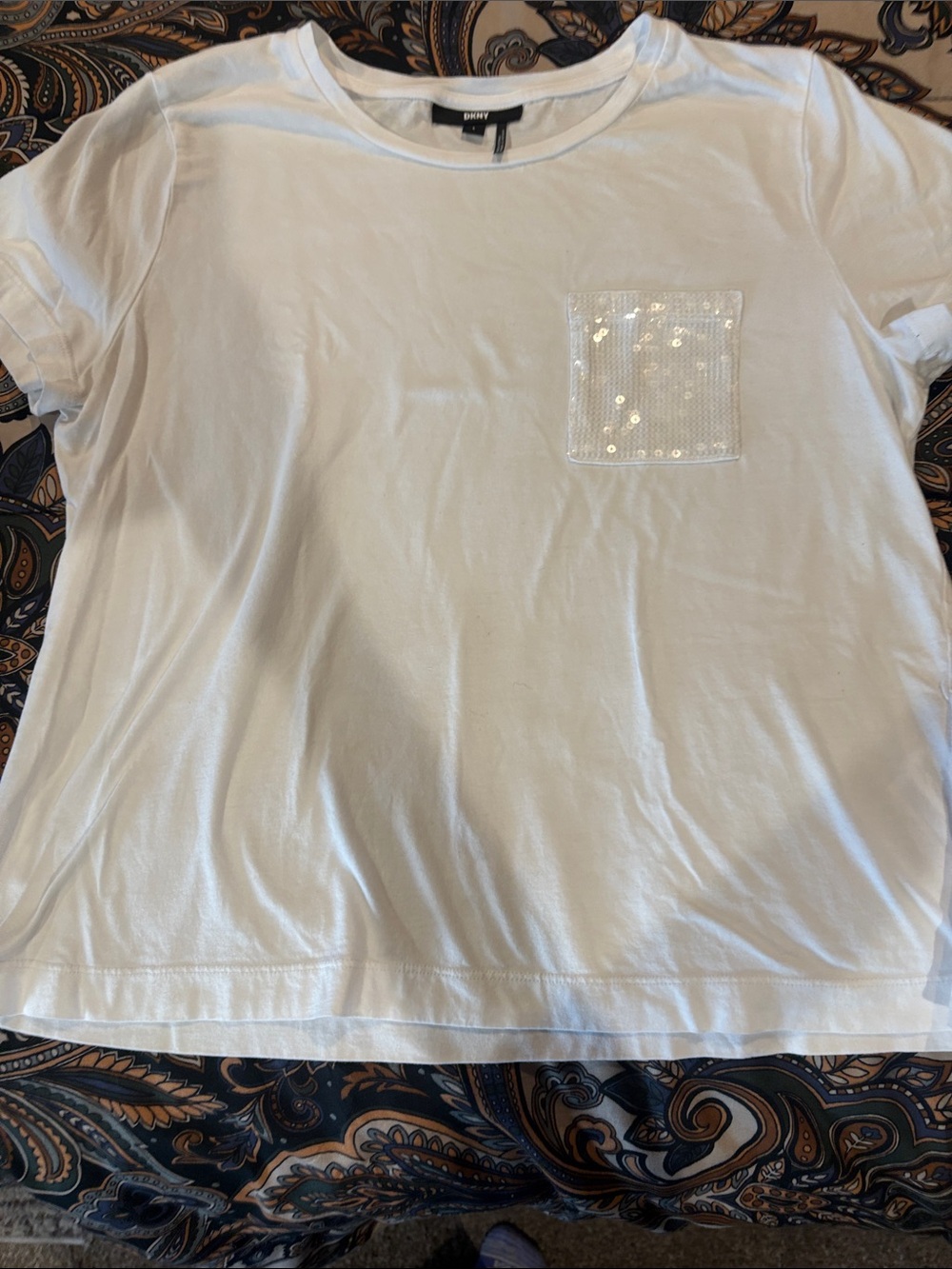 Dkny White Short Sleeve Tee with Sequin Pocket size L